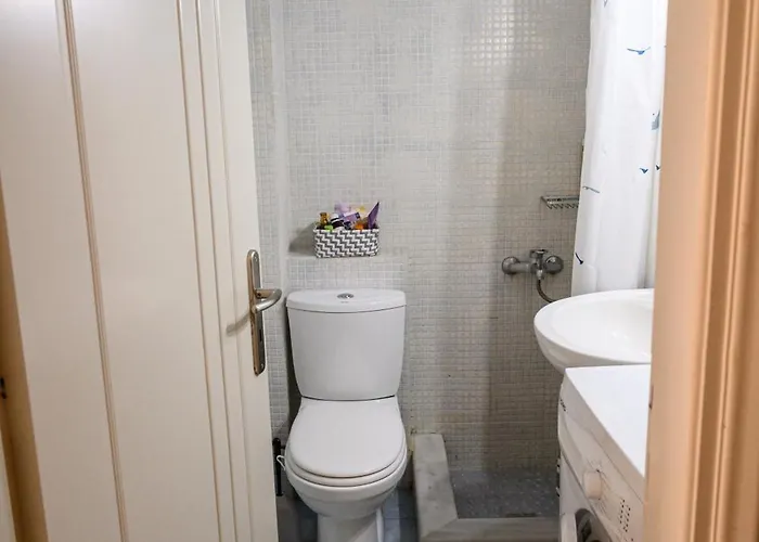 Christina's Beachside *